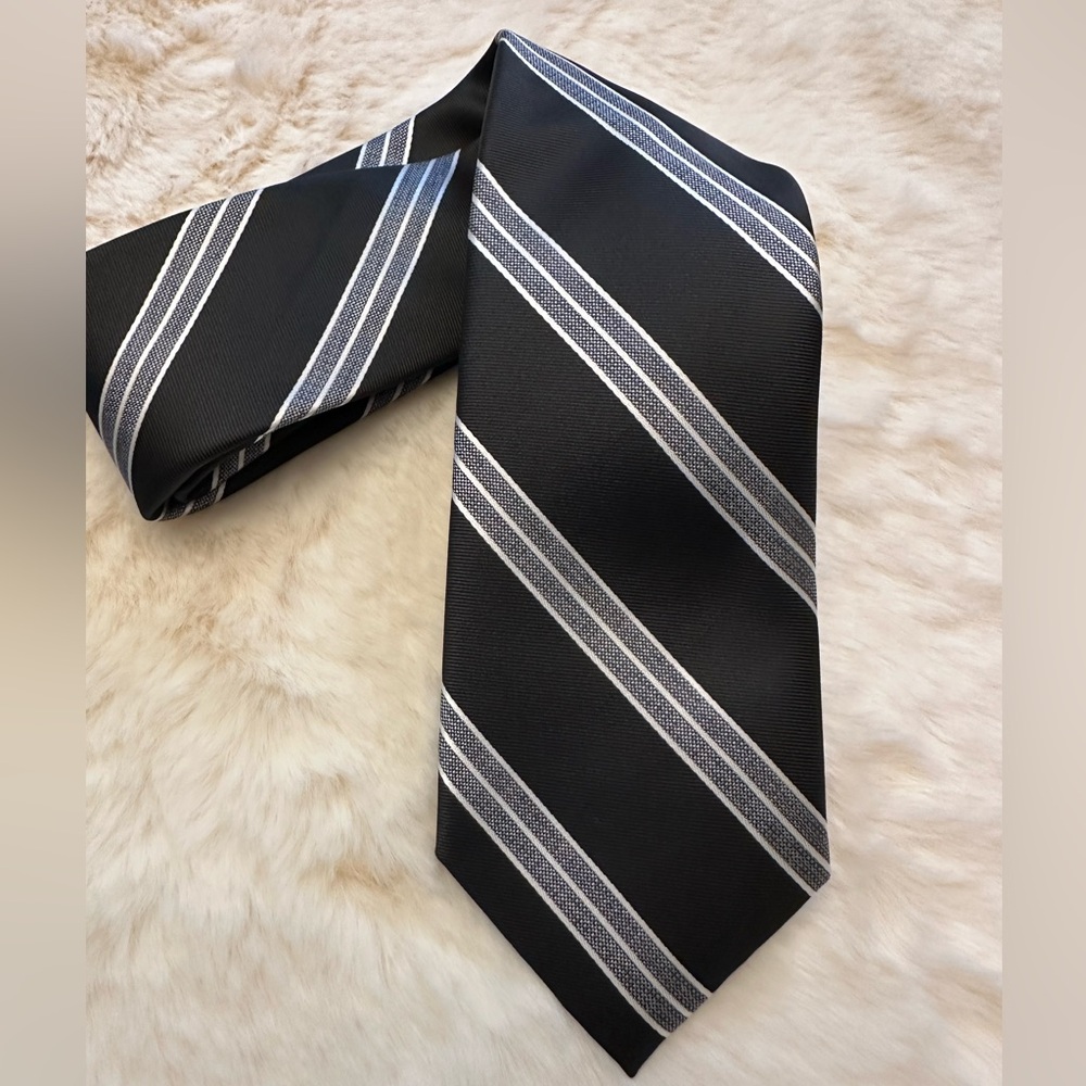 Dockers Classic Black and Silver Striped Men's Tie